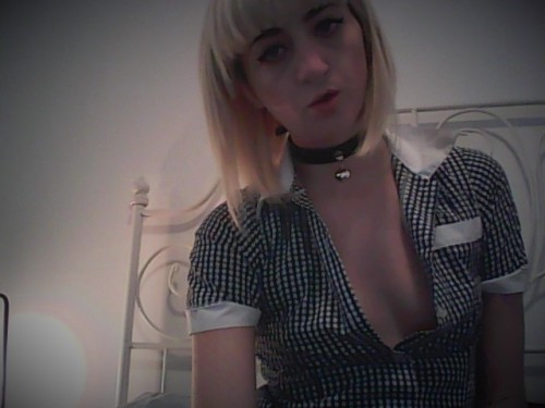 daisygreyyy:  forgive the bad webcam quality - i dropped my phone in a toilet :( 