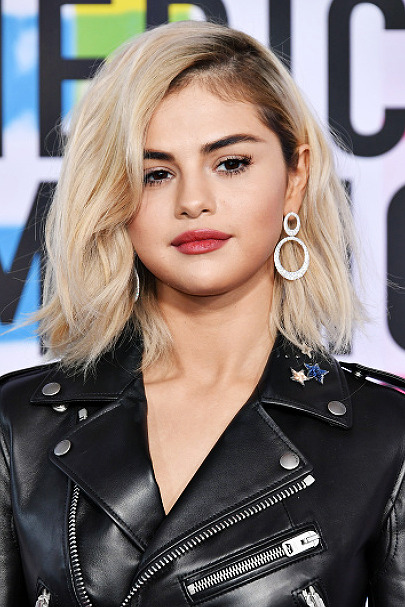 yourstrulys:Selena Gomez attends the 2017 American Music Awards at Microsoft Theater on November 19,