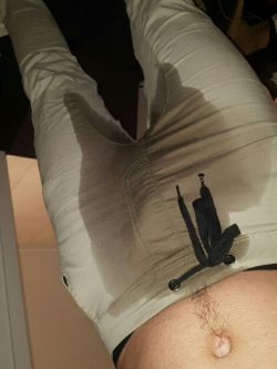 loserpeeboy:More from my night of wetting