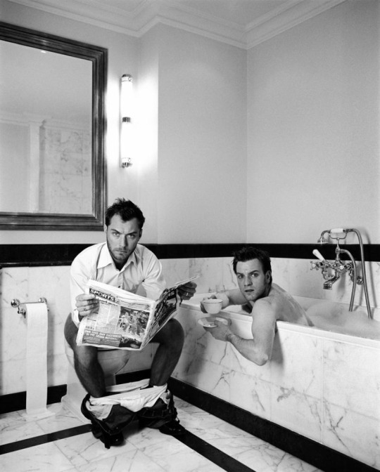 akaixab:  Jude Law  and Ewan McGregor 