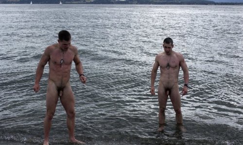 brentwalker092:  willnsf:  SO arousing!  Best of army buds!   Hot dirty naked guys :)