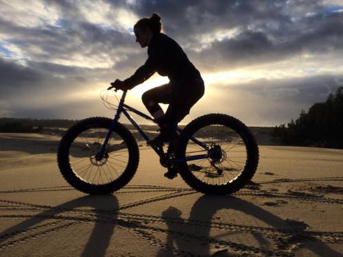 laatsteronde:  Fat biking #lightbro #cycling #sochill (at Oregon Dunes National Recreation Area)