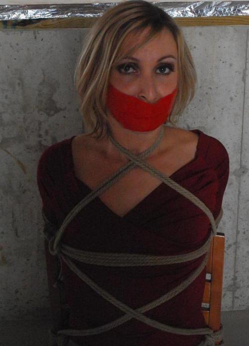 bondagehedgehog:  Jenni