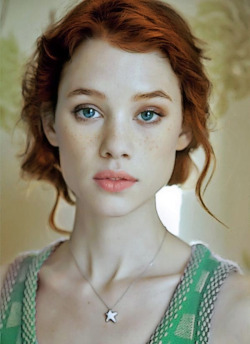 kewl-chicks:  Astrid Berges-Frisbey — French-Spanish actress and model 
