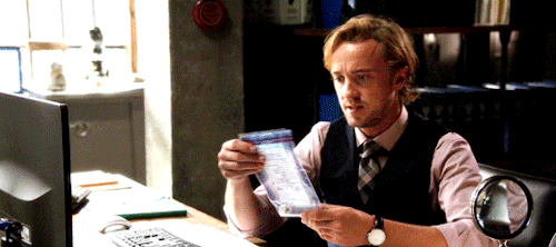 julianalbertgifs:October 11, 2016First appearance of Tom Felton as Julian Albert on The Flash