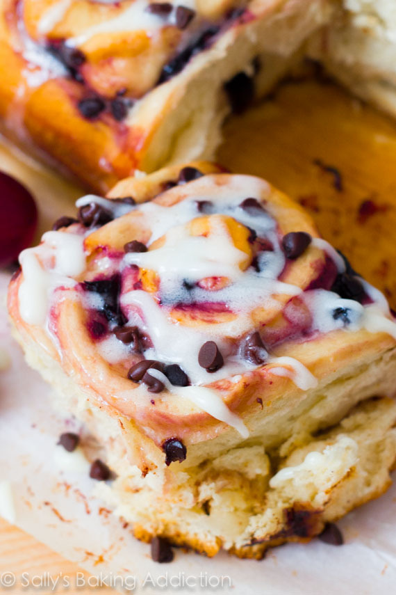 verticalfood:  Chocolate Chip Cherry Sweet Rolls 