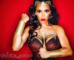 #Repost @shotsweekly with @grabapp  #April Cover Model for @ShotsWeekly The Wondrous #TehmeenaAfzal @missmeena1 see her article and more at Shotsweekly.com (link in bio)  #Sexy #WonderWoman #batmanvsuperman #fitness #bodypaint #galgadot #Princess #Queen