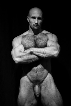 maturegayhomoerotica:  Beef