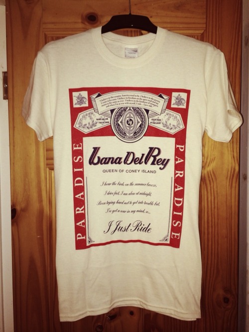 dangervvank:  dangervvank:  btw you can buy my Budweiser shirts now! I have six left! http://stanwars.co.uk/  five left!