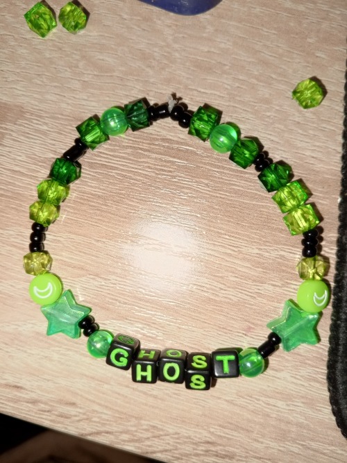 FORGOT TO POST THIS BUT !! A Lil Bracelet I Did For My Friend ^_^. I Really Dig The Color Palette On