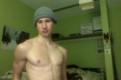 aplethoraofmen:  Leap of Faith 2sthboiz:  sexy lad  