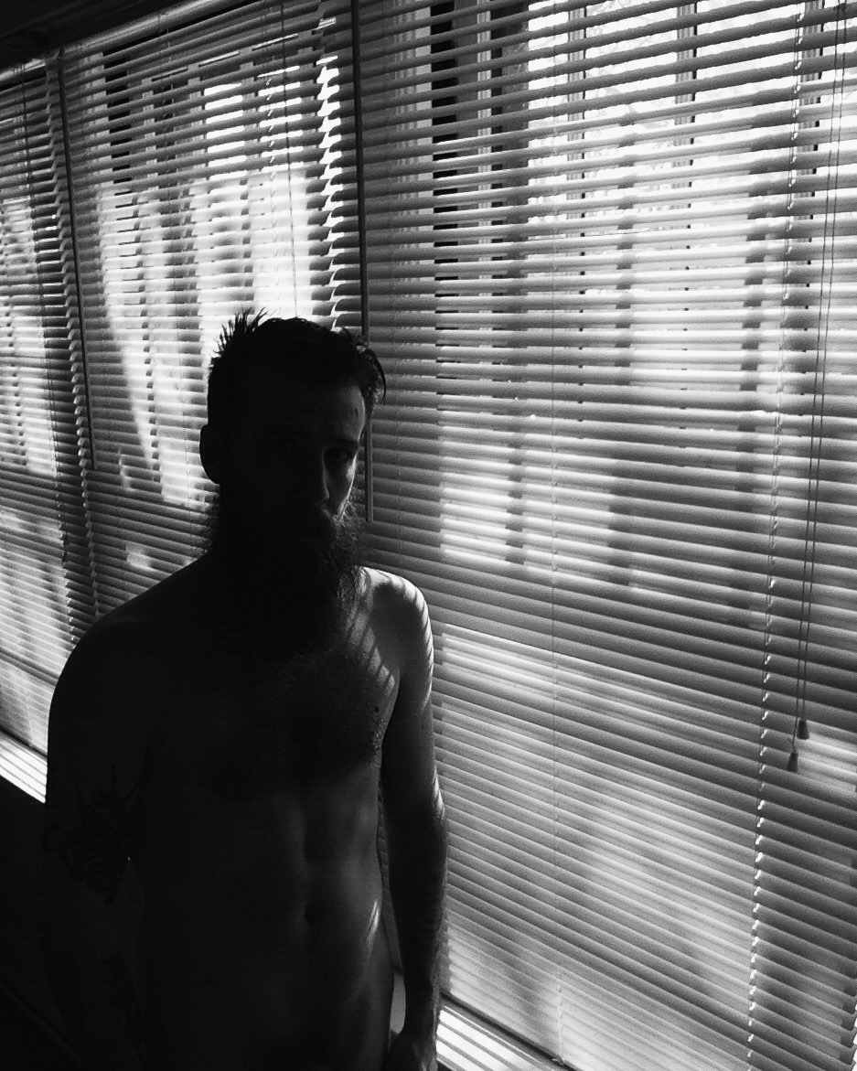 essaysofobservation:  Cropped//Lighting