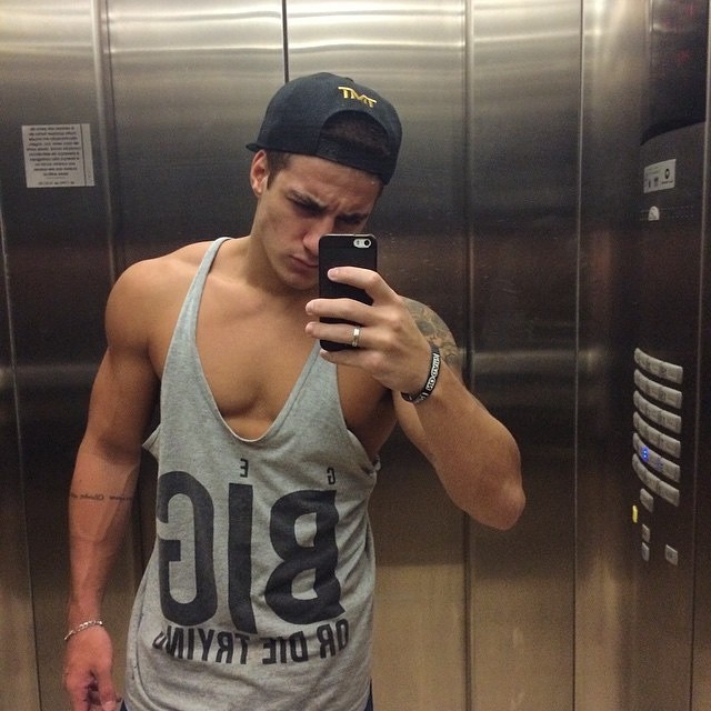 decisivo:  Insta @decisivo follow back ♡😘