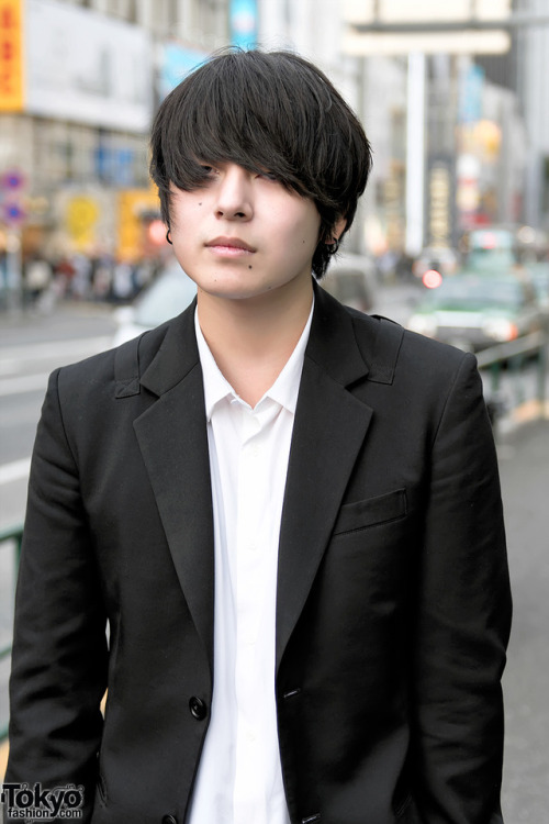 tokyo-fashion:  Japanese high school students Sato (18) and Mana (17) on the street in Harajuku wearing minimalist monochrome fashion by Yohji Yamamoto, Lad Musician, Issey Miyake Bao Bao, and Dr. Martens. Full Looks