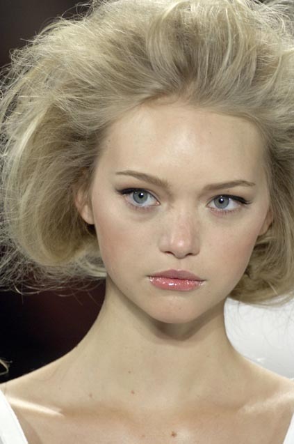 gemmawardfanclub:  Oscar de la Renta SS 2007 