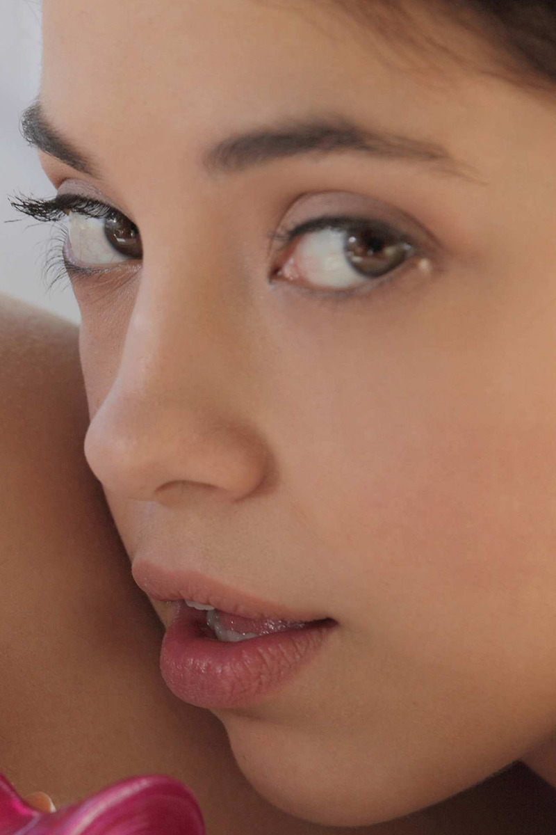 sette7sette:  sette6sette: Gigi Rivera and Hayden - Wonderful… 31 One shot from