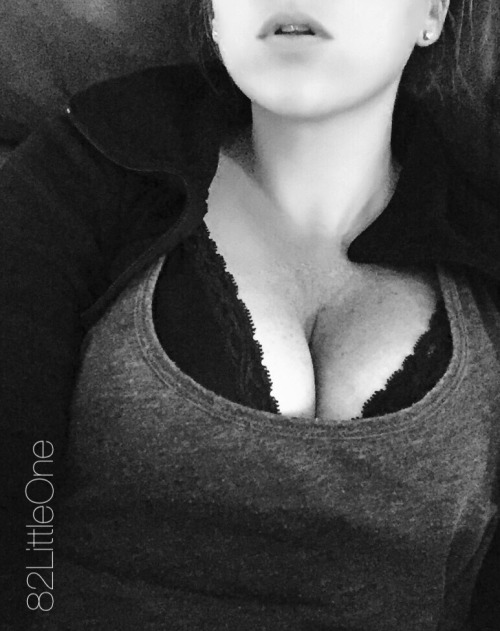 82littleone: Rainy day ☔️ These tits would be perfect to cuckquean my pathetic girlfriend with!