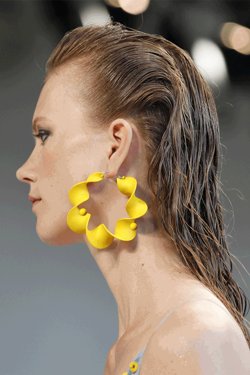 fashgif:  ALTUZARRA SPRING 2017 RTW DETAIL 
