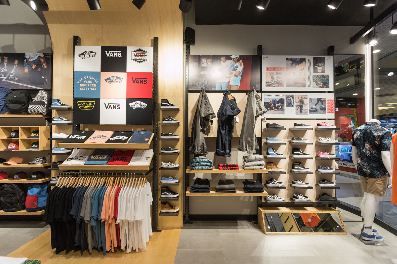 vans abasto shopping telefono