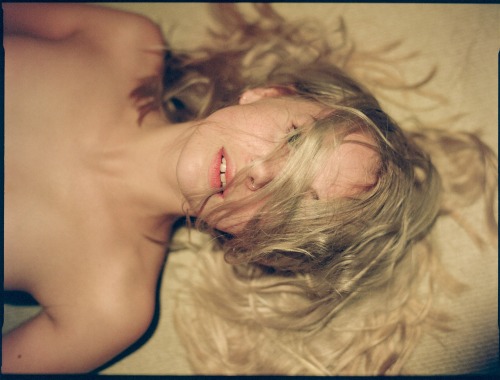 creativerehab: Blonde on blonde. Lo-res 120 film scan.