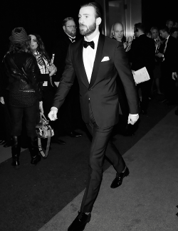 dailychrisrevans:   Chris Evans backstage at the 89th Annual Academy Awards at Hollywood &amp; Highland Center on February 26, 2017 in Hollywood, California   