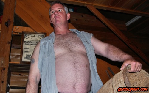 Hairy Redneck Bear from GLOBALFIGHT.com galleries