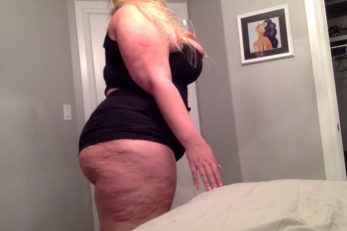 XXX plus-size-barbiee:  You wish I was your pound photo