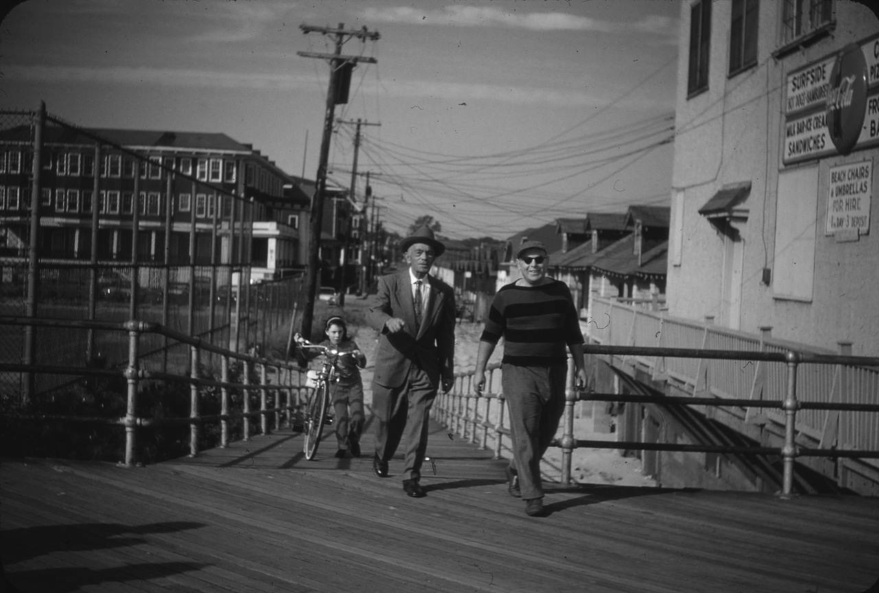 picturesfromgrandpa:  Coney Island.  1958. 