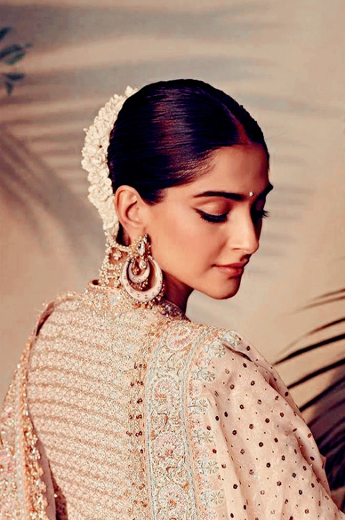 rani-padmavati:sonam kapoor in abu jaani sandeep khosla