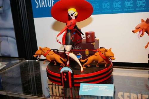 DC Collectibles: Harley’s Holiday Harley Quinn Statue