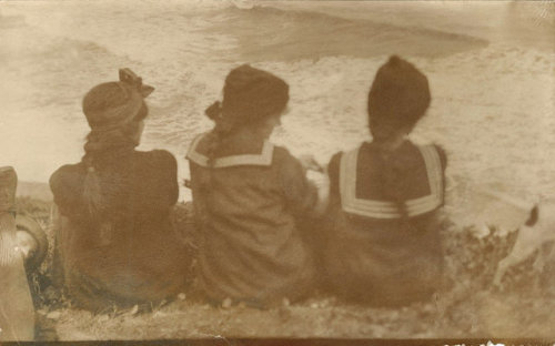 Women on a cliff watching the ocean by sctatepdx on Flickr.
#vintagephotography