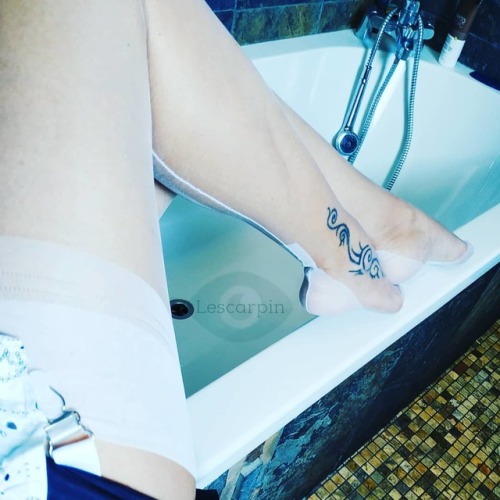 White nylon, Cuban heels #whitelegs #bathroom #legsday #legsday #legslover #stockings #tattoogirl #t