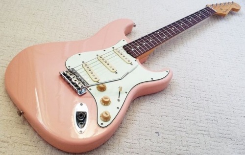 yuirhapsody:Pink Guitars