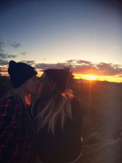 Cute Lesbian Couple Kissing Tumblr Cute Lesbian Couple Kissing Tumblr
