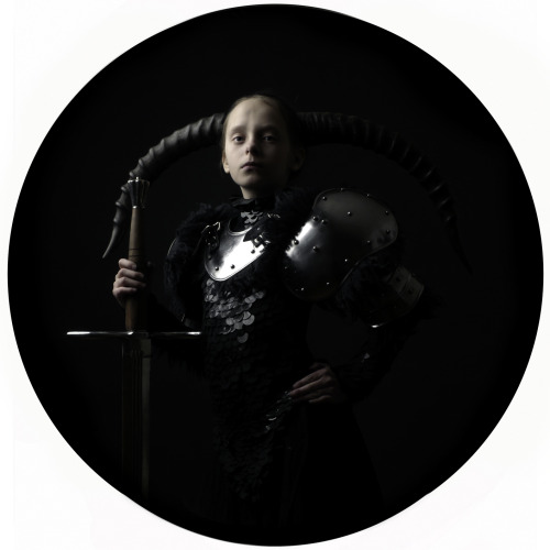 3liza: myrgeit: notjustanarmor: Justyna Neryng i want those horns omg i want those horns me