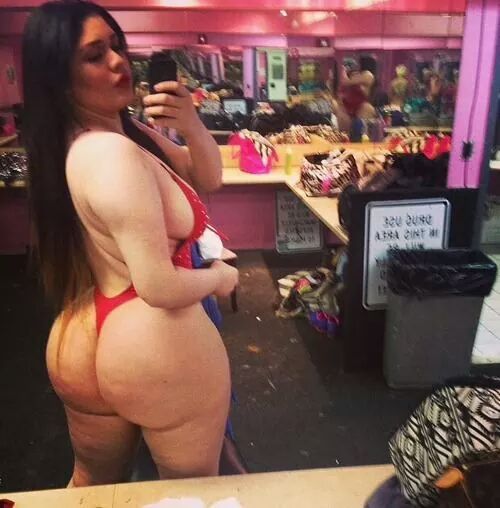 stacy42g:  Wow… That’s a lot of junk in the trunk! 