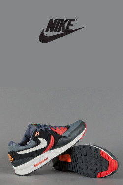 freshkings:  NIKE AIR MAX LIGHT ESSENTIAL: SHOP