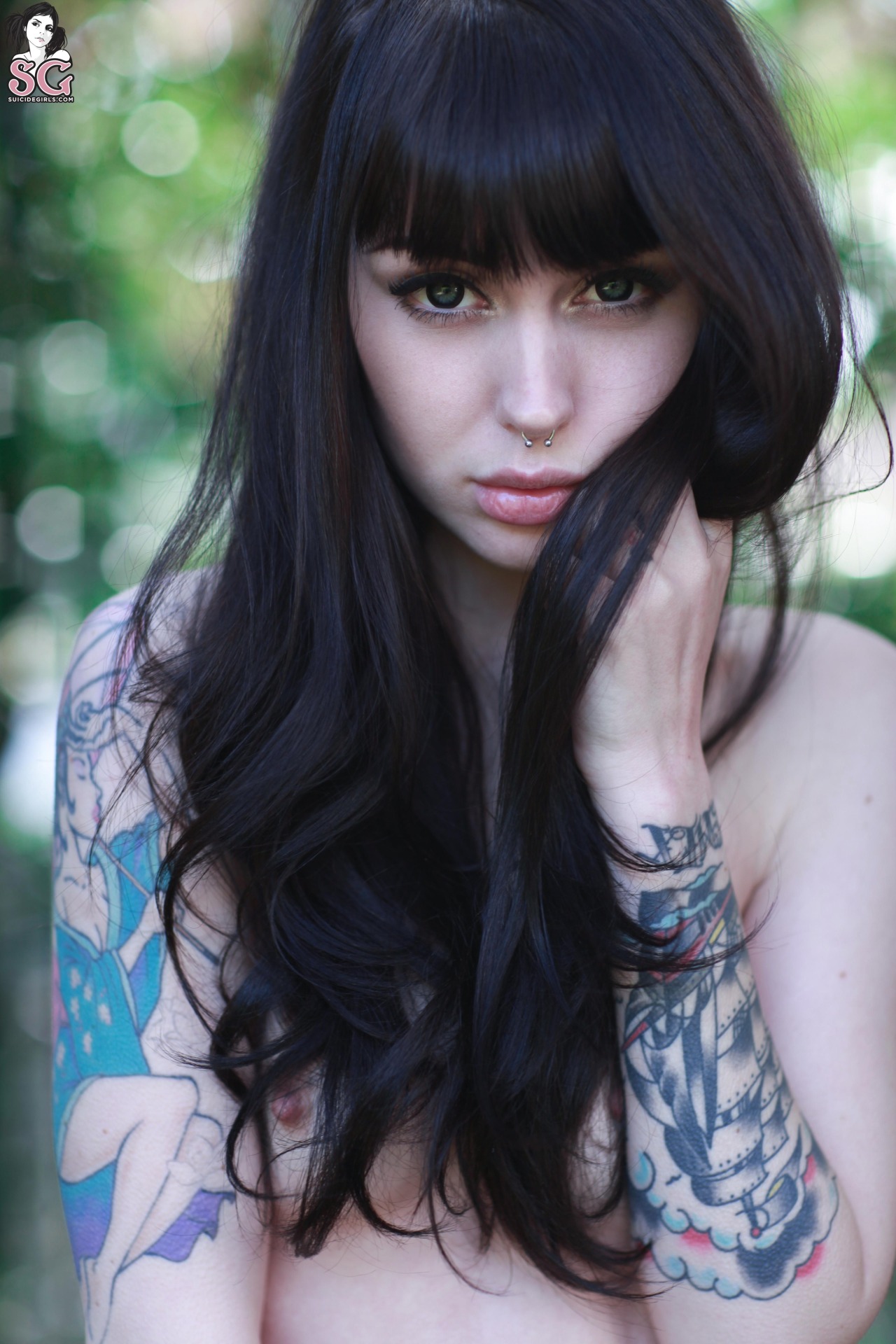 suicidxgirls:  Suicide Girls Special #3 Winner (Arwen)Arwen Suicide / Summon