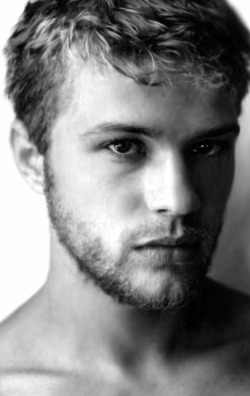 vjbrendan:  Happy 42th Birthday To Ryan Phillippe!!http://www.vjbrendan.com/2016/09/happy-42th-birthday-to-ryan-phillippe.html