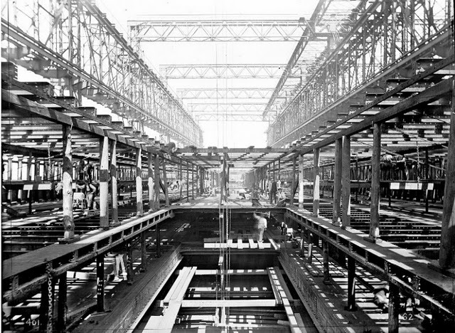 vintageeveryday:  35 rare photos of the construction of the Titanic 