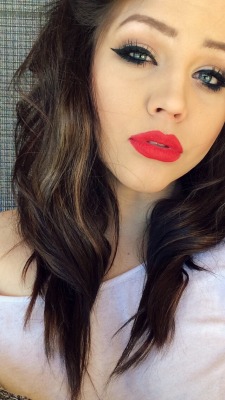 lilxfawns:  calincw:  Thx mac 4making pretty lipstik  bb