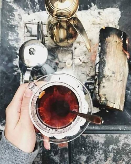 Çay Karası , Gönül Yarası Derler. Bilir Misiniz? Çayın Karasında Gizlenir Sevdalar.. Bu Yüzden