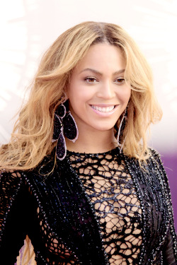 mvlikks:  Beyonce at the 2014 MTV Video Music Awards 