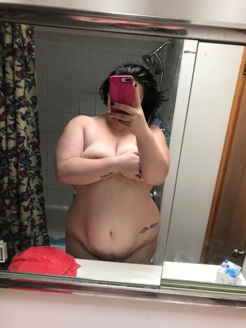 unicornsanddevilhorns: I’m not a snack I’m a whole damn meal.