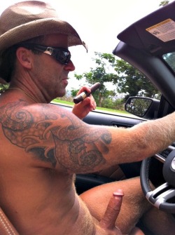 dilftruckers:  totally wanna go for a ride with daddy!