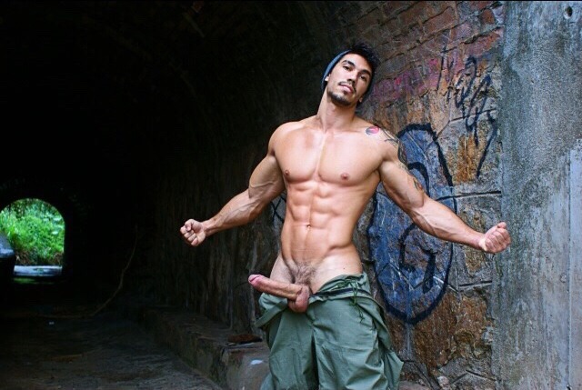 betomartinez:  Beto’s Cornerhttp://betomartinez.tumblr.com/