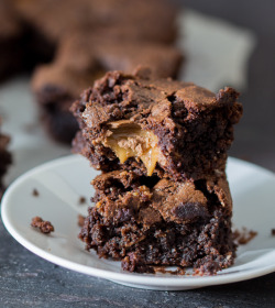 fullcravings:  Gooey Chocolate Caramel Brownies