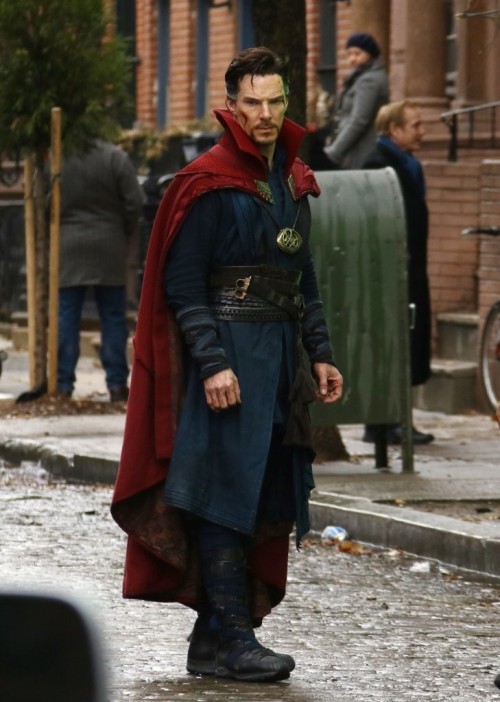 nixxie-fic:18 - Brand New Pictures - Benedict Cumberbatch Filming ‘Dr Strange’ in NYC April 2nd 2016