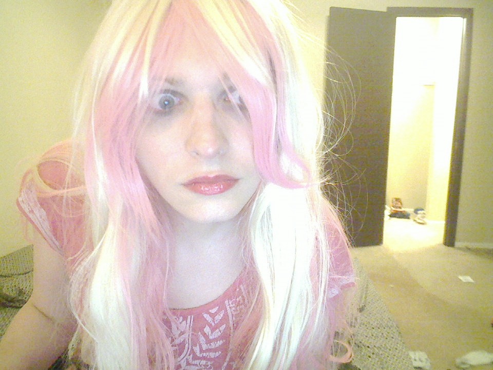 alicebitland:  Fuck you I’m a bubblegum Princess! Strawberries and cream all the