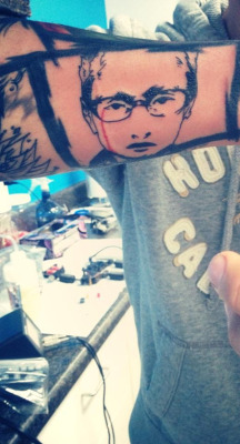 fuckyeahtattoos:  Chester from Linkin Park. Taken from the music video “Breaking the Habit” Done by Chris out here in Sumter, SC at Inkspot Tattoo. I’m so freakin thankful I found Chris here in the local area. He’s been working on my sleeve for